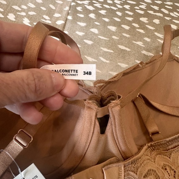 Aerie Brown Lace Bra with Floral Design - Picture 4 of 5